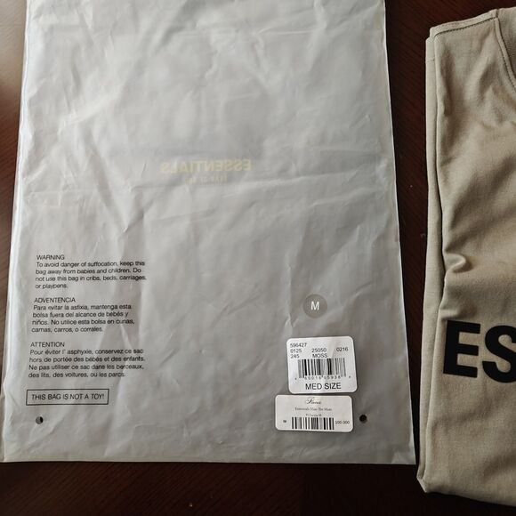 Fear of God Essentials NWT SS20 T-Shirt Oversized Moss Men’s M PacSun Authentic - Picture 9 of 10